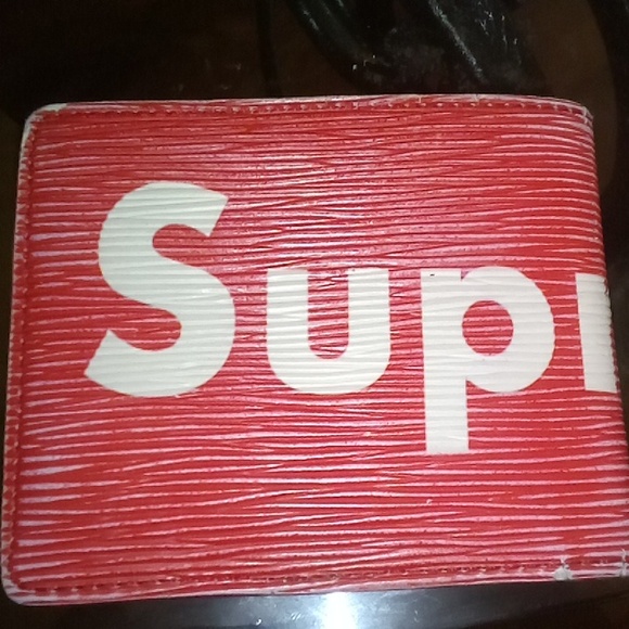 Louis Vuitton/Supreme Collab ( Red ) - Picture 4 of 4